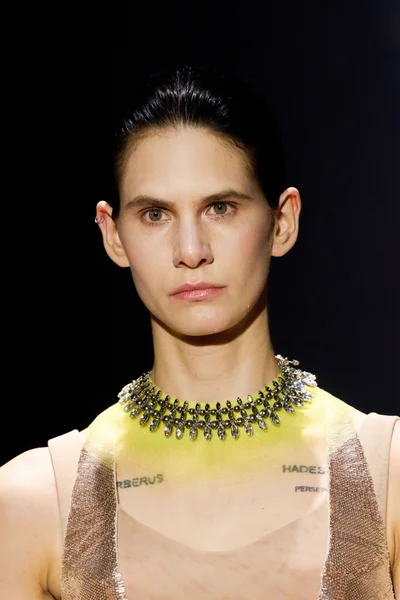 Look 35
